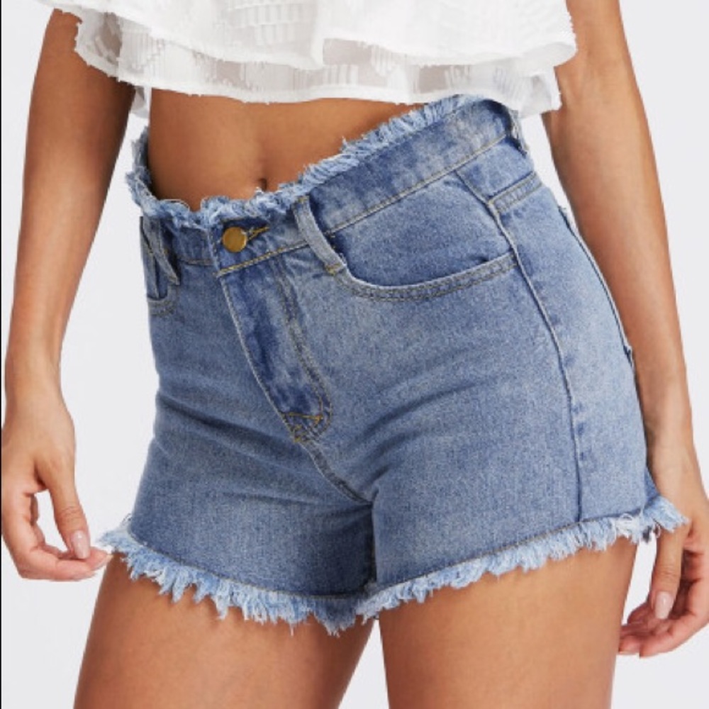 Ripped hem shorts